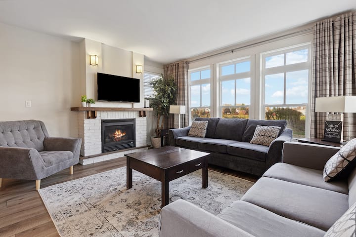 Alpine Breeze Getaway - Summer Pool + Golf Views - The Blue Mountains