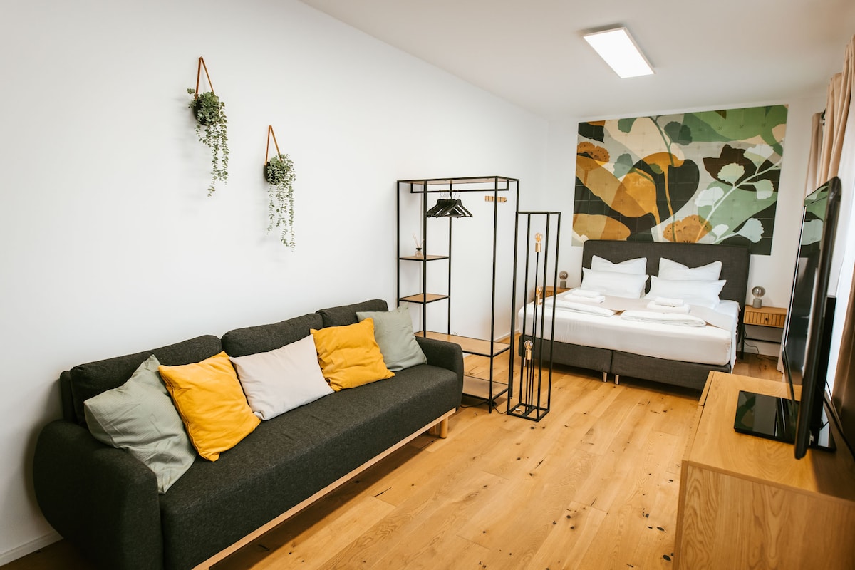 Top Airbnb: Staylight City-Loft | private parking | trade fair in Wülfel