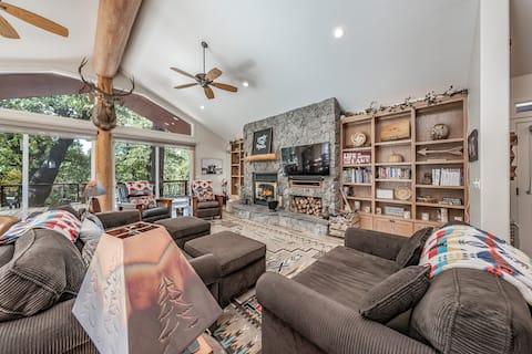 Gorgeous, multi-property with SPA& outdoor kitchen