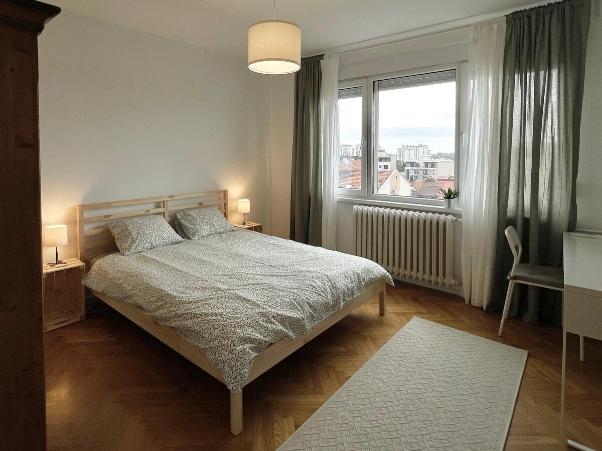 Schlafzimmer 1