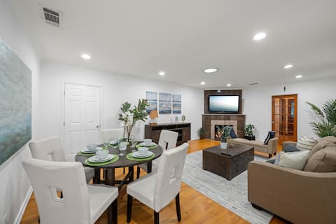 Modern 4BR 1.5BA W/Pool Table