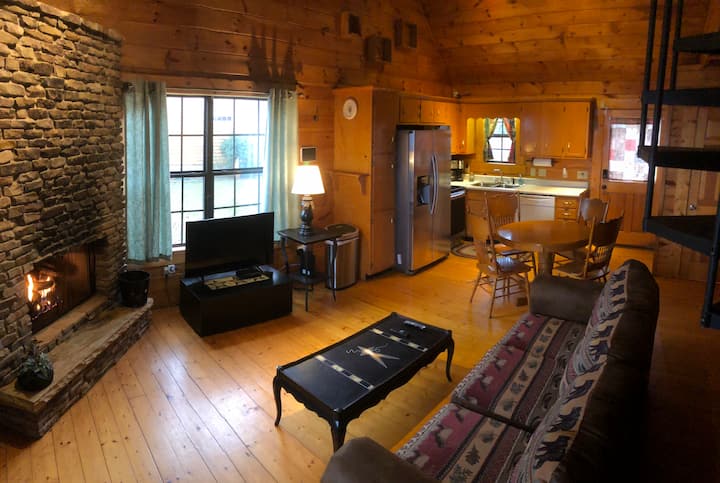 Cozy Cabin With Mountain Views! - Franklin State Forest, Sherwood