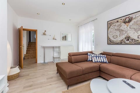 Top performing Airbnb: Holiday house Olive Garden in Brzac
