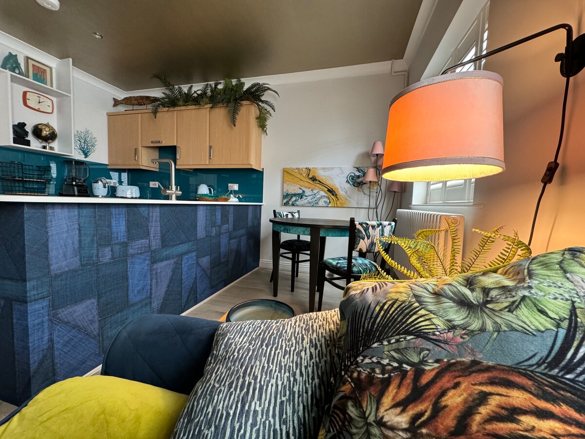 Top performing Airbnb: Little Gem Cleethorpes in Humberston