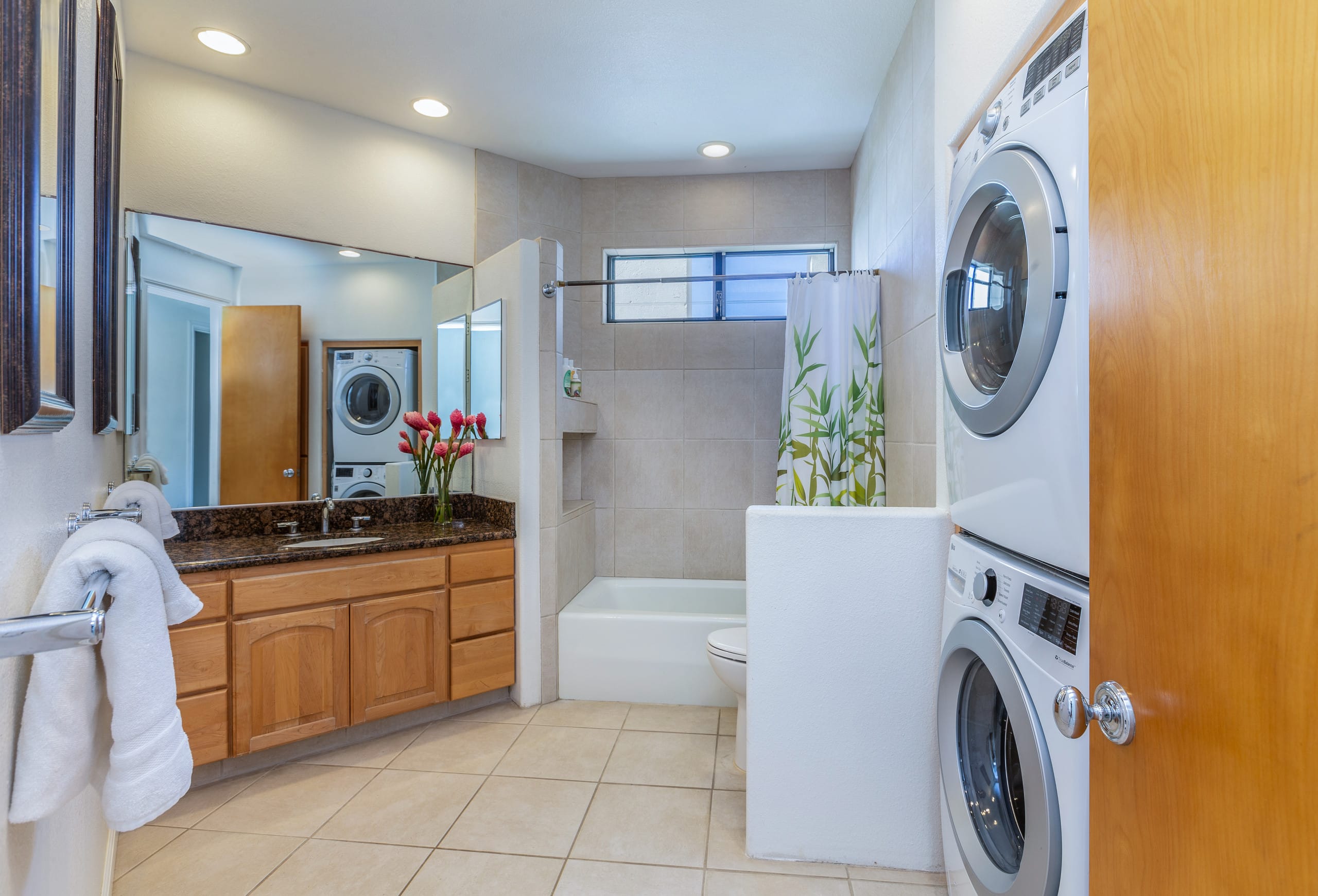 Puu Poa 413 - Premier Air Conditioned Penthouse! - Image 26