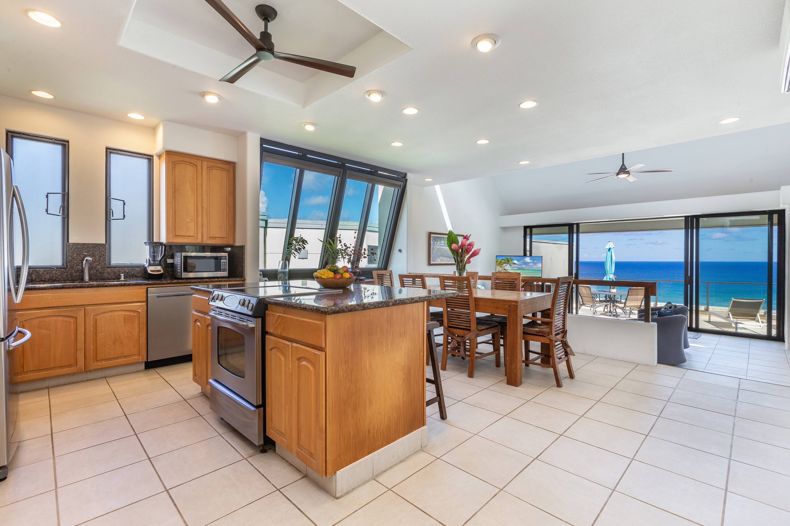 Puu Poa 413 - Premier Air Conditioned Penthouse! - Image 10