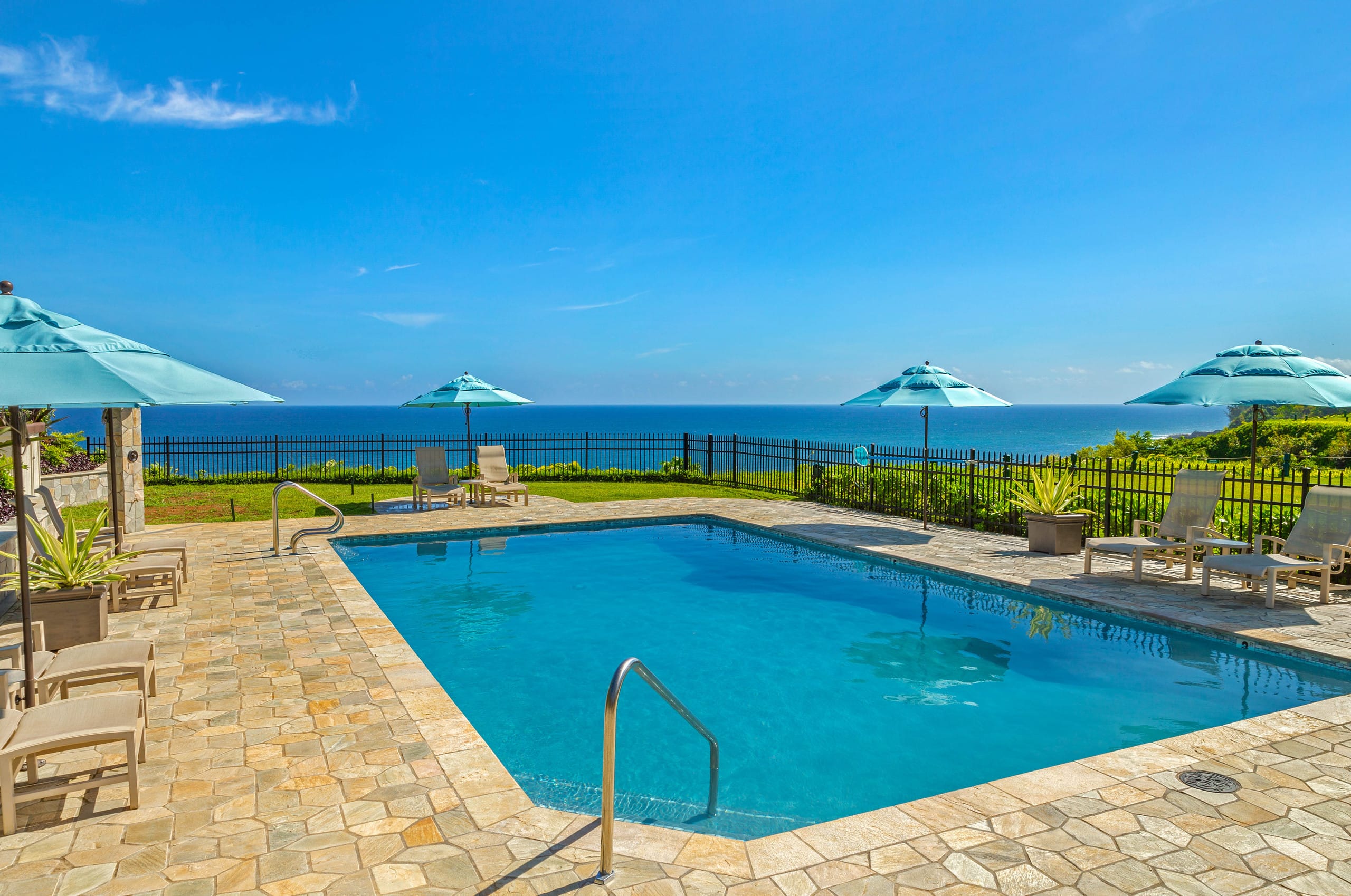 Puu Poa 413 - Premier Air Conditioned Penthouse! - Image 31