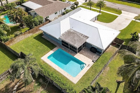 5BR Wellington Equestrian Retreat w Pool & Games