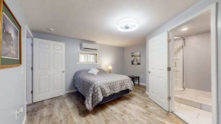 חדר שינה ראשי שני במרתף