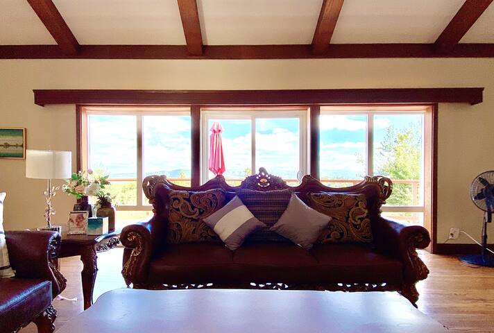 Cozy house with views and pools gallery image 2