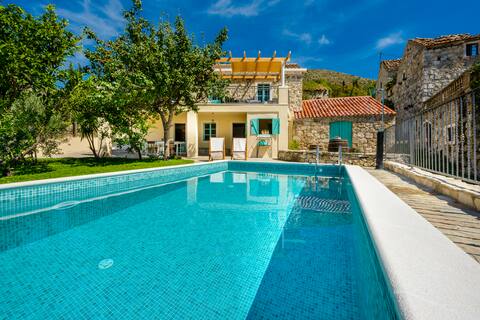 Rustic Villa Begovi Dvori -15 minutes to Dubrovnik