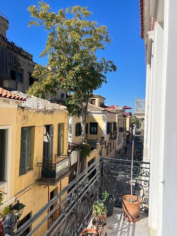 Athenian Getaway Villa in Plaka by Athenian Homes gallery image 3