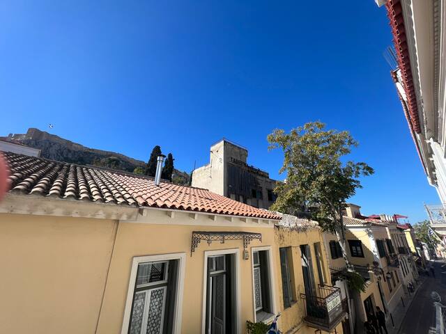 Athenian Getaway Villa in Plaka by Athenian Homes gallery image 4