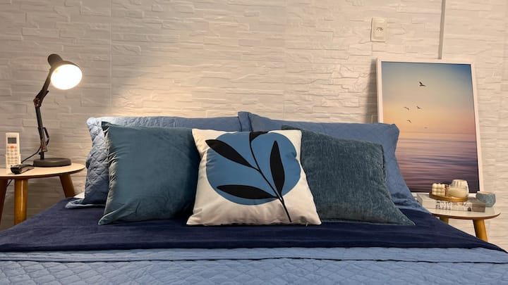 Მყუდრო და მყუდრო ოთახი სრული კომფორტით, რომ ღამეები იდეალური იყოს.