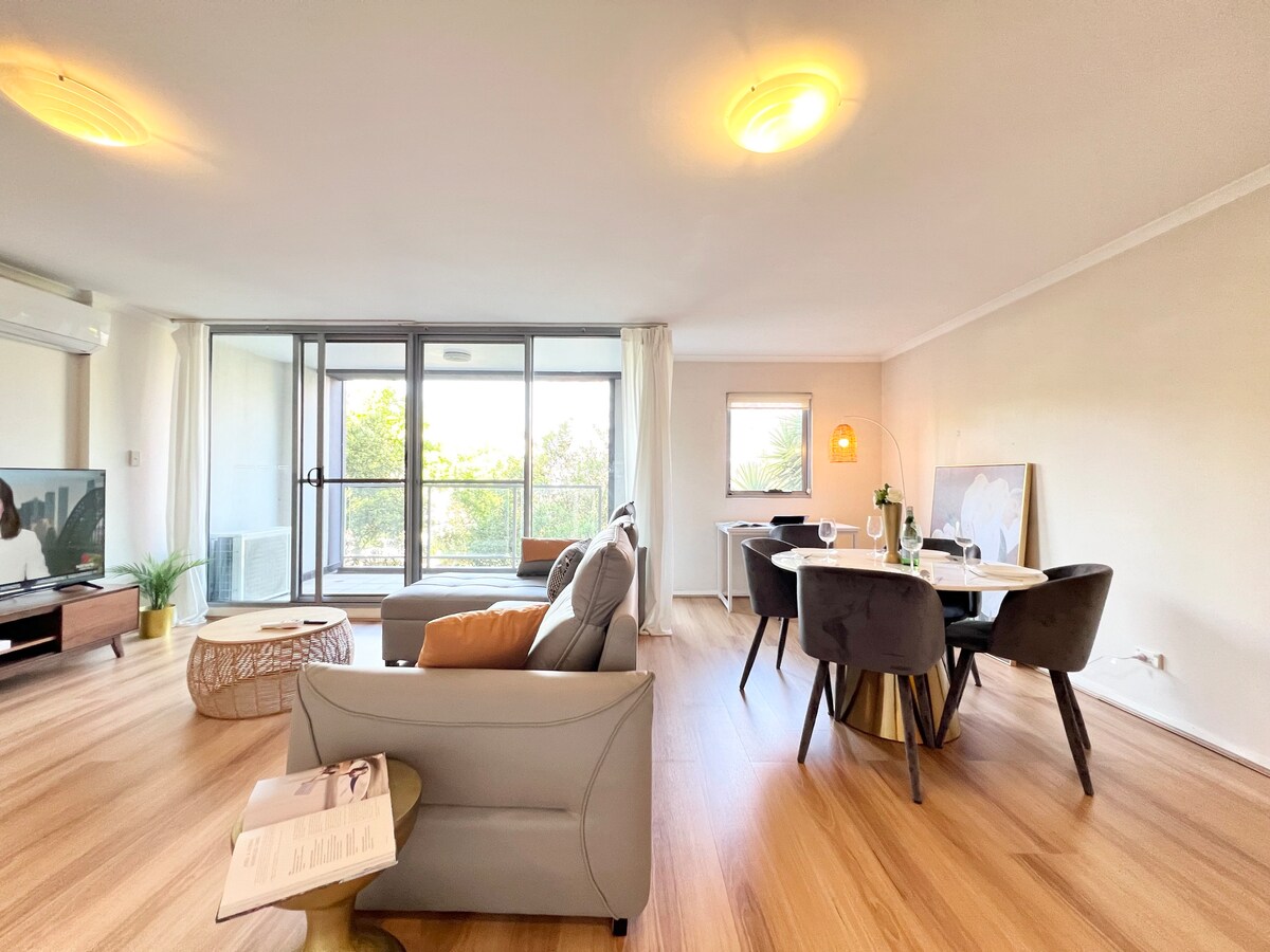 Top Airbnb: Premium Home - Short Walk to RPA Hospital & USYD in Camperdown