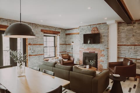 Top performing Airbnb: DWELL Aparthotels - Colby House (3 Bedroom) in Kingston