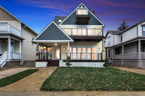 Beautiful home with amazing Lake Michigan views