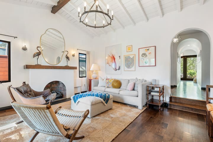 Spanish Styled Home, Spa-like Bath, & Free Parking