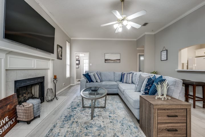 Spacious Brick House 3br 2ba A+ - Denton, TX