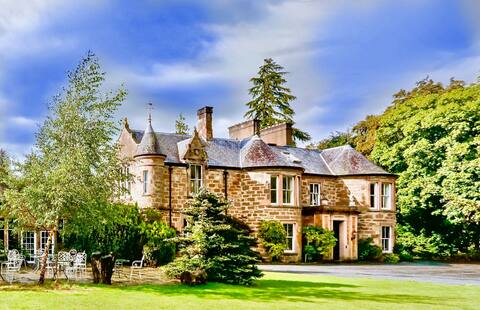 Your 15ensuite Manor in Scotland