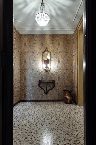 Palazzetto Duodo Barbarigo-Venezia- San Marco gallery image 4