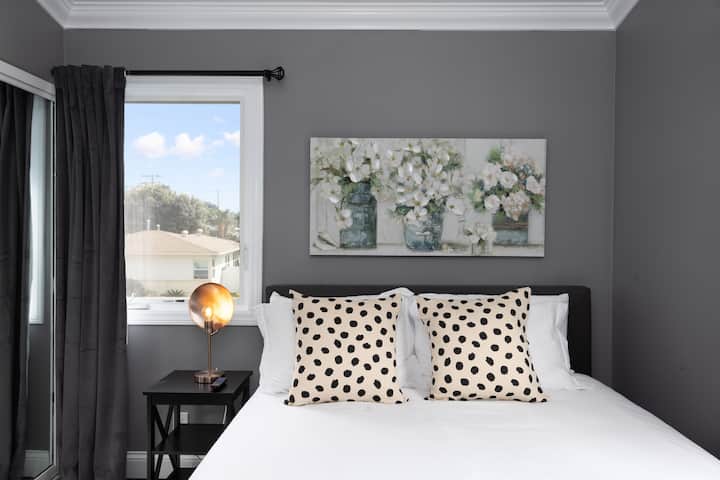 It's a place where you can let go of the day's stresses, whether you choose to curl up with a good book, enjoy a moment of meditation, or simply savor the quietude.

(5th Bedroom 12'4"x9'2")