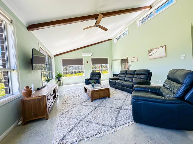 Hamilton’s Hideaway gallery image 4