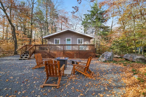 Family Friendly Cabin I Firepit+Hot Tub I Poconos