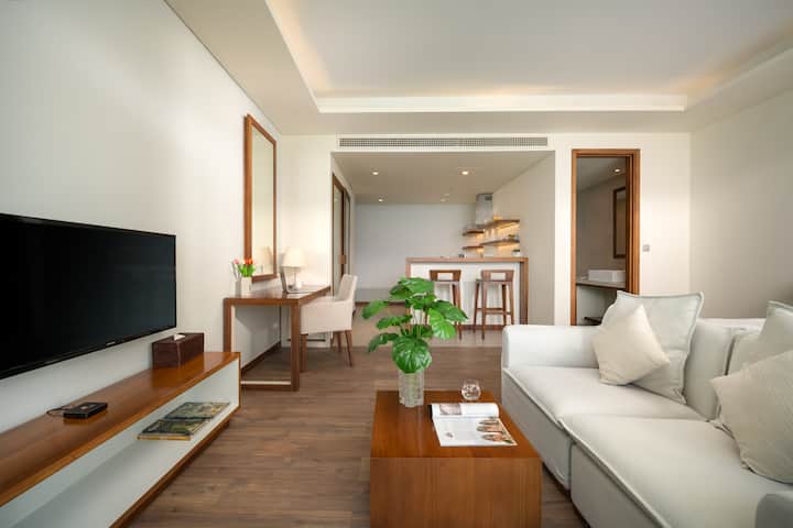 Beach Front 17f L Infinity Pool *Walk Beach*center - Đà Nẵng