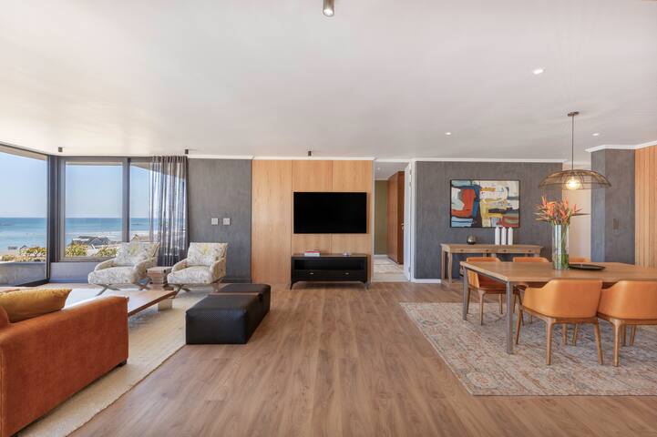 State of the Art Bloubergstrand Breakaway! gallery image 4