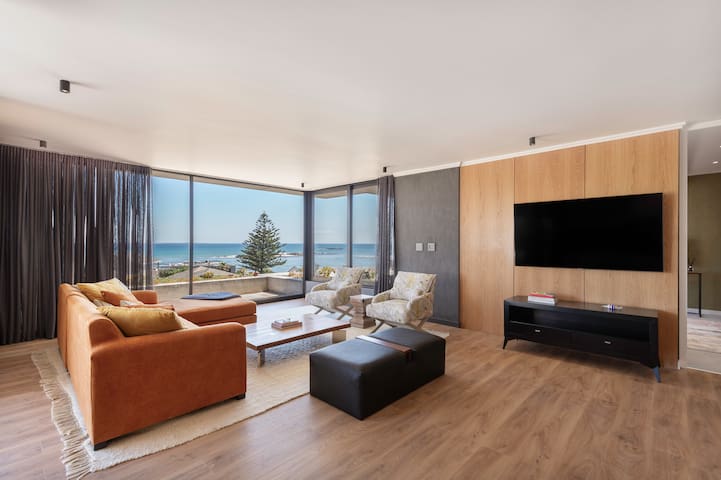 State of the Art Bloubergstrand Breakaway!