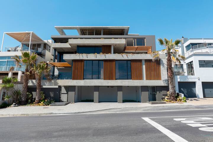 State of the Art Bloubergstrand Breakaway! gallery image 2