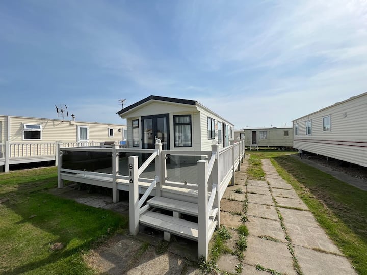 The Sea Breeze Holiday Home - Skegness