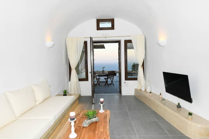 Luxe Efis Home - Villa 1 -Sea View & Prive Jacuzzi - Санторини