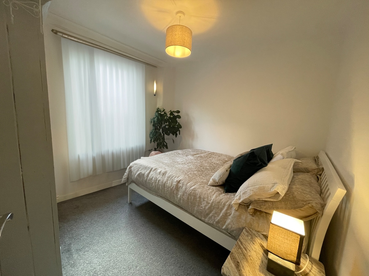 חדר שינה 2 - מיטה זוגית