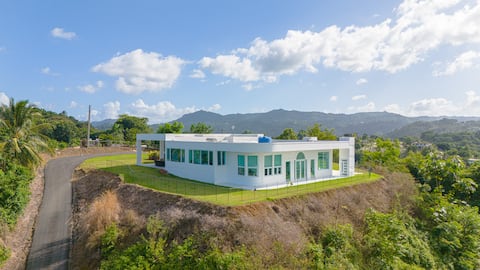 Cassablanca On The Hill: Pool & Amazing Views