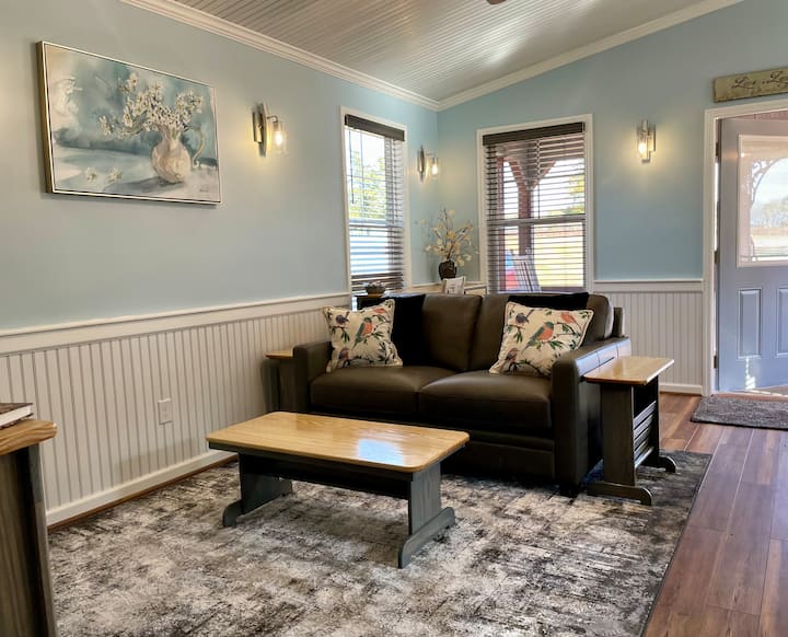 Enoree River Winery's Cozy Cabin - Newberry, SC
