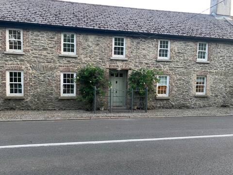 Rose Cottage - Garden Retreat