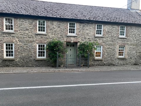 Rose Cottage - Garden Retreat