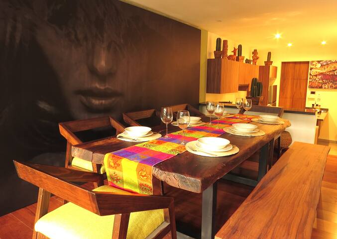 AC/ 3 Terraces Oasis / 3 BR Stunning Lux Apartment gallery image 5