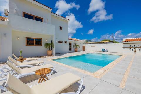 Buddha House 5/5 Palapa Suite Pool in Palm Beach