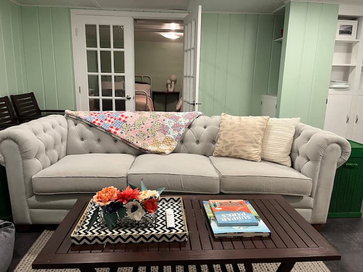 Cozy Tree Streets Retreat Houses for Rent in Billings, Montana