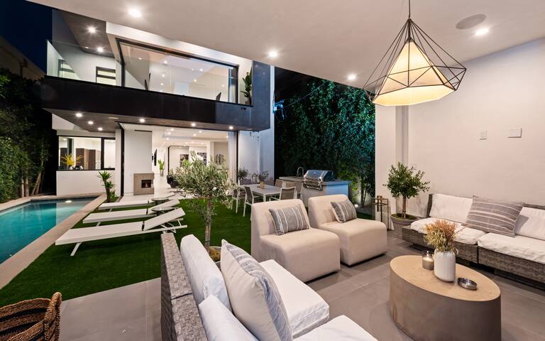 Modern Villa In Best Location gallery image 2