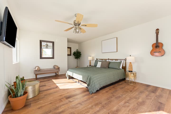 CASITA —
Bedroom 3 | King Bed