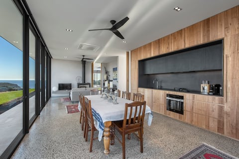 Popular Airbnb listing: Hawks Nest the Wing in South Australia