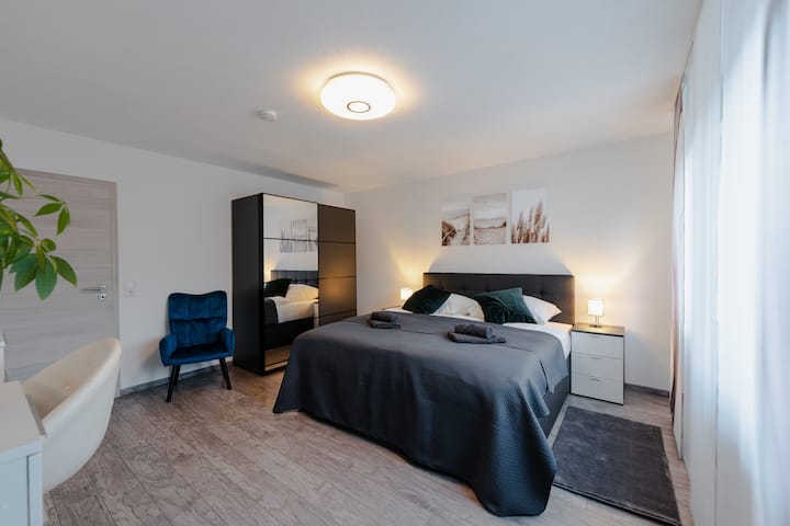 Modern - quiet location - close to the city center - 2 rooms
