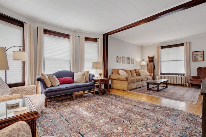 Rust Belt Mansion In The Falls! - Niagara Falls, NY