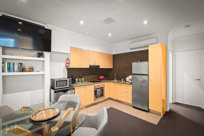 Luxury Two Bedroom Apartment – Hobart CBD gallery image 3