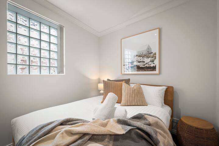 Luxury Two Bedroom Apartment – Hobart CBD gallery image 5