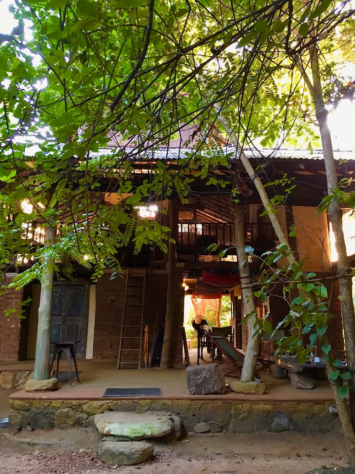 Galkadawala Forest Lodge, Habarana.  (a)